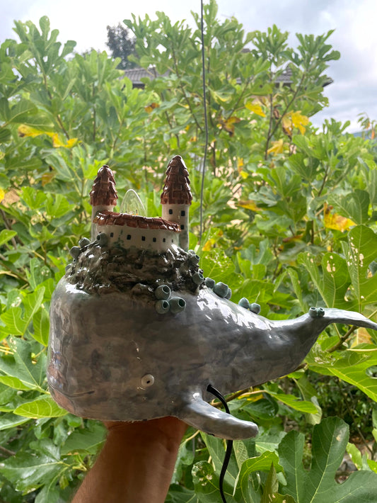 Lampada balena con castello