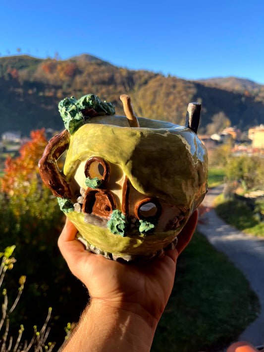 Brucia essenze casetta mela