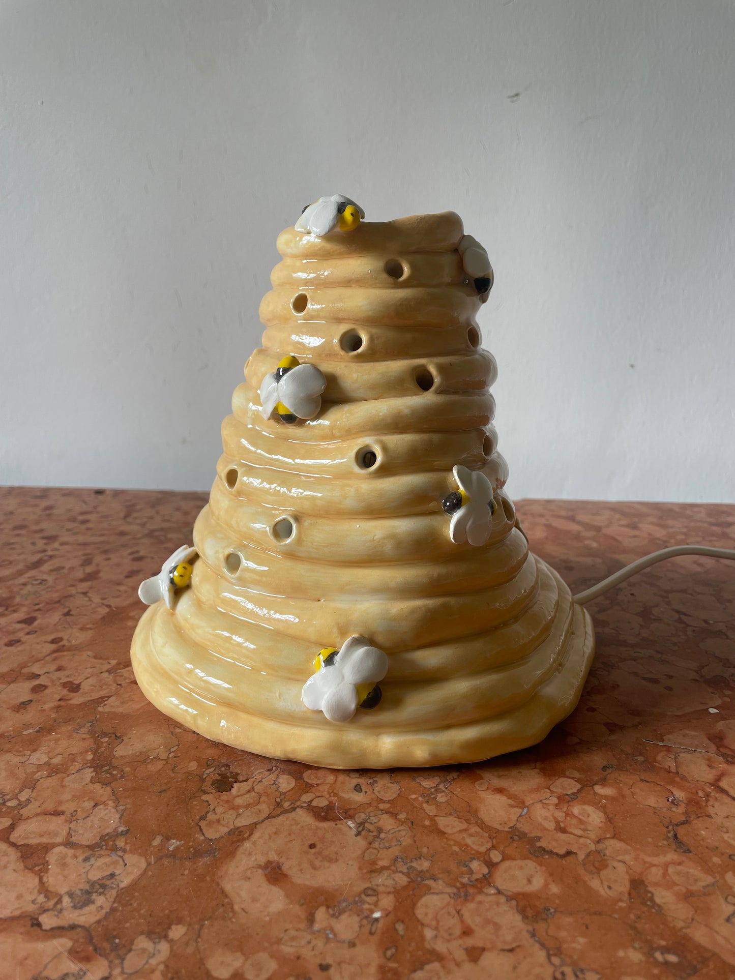 Lampada da tavolo api