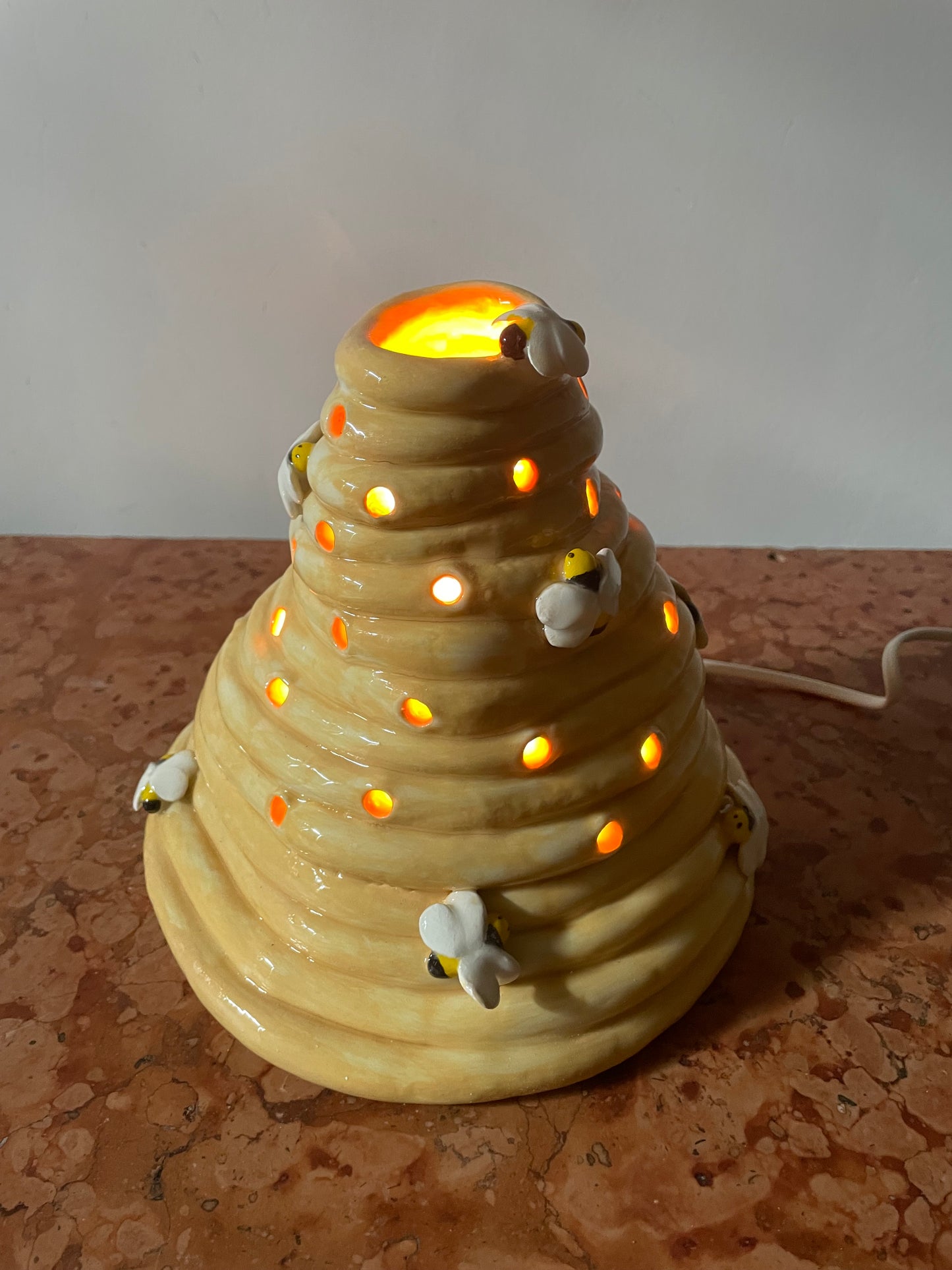 Lampada da tavolo api